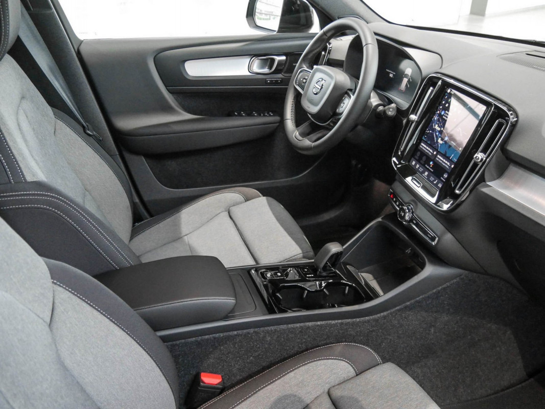 Volvo XC40 - SUV/Off-road - Schwarz - Gebrauchtwagen - Bild 3