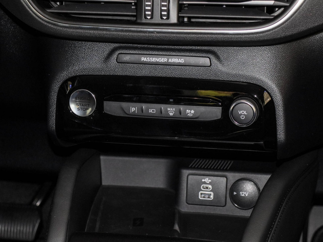 Ford Kuga - SUV/Off-road - Schwarz - Neuwagen - Bild 8
