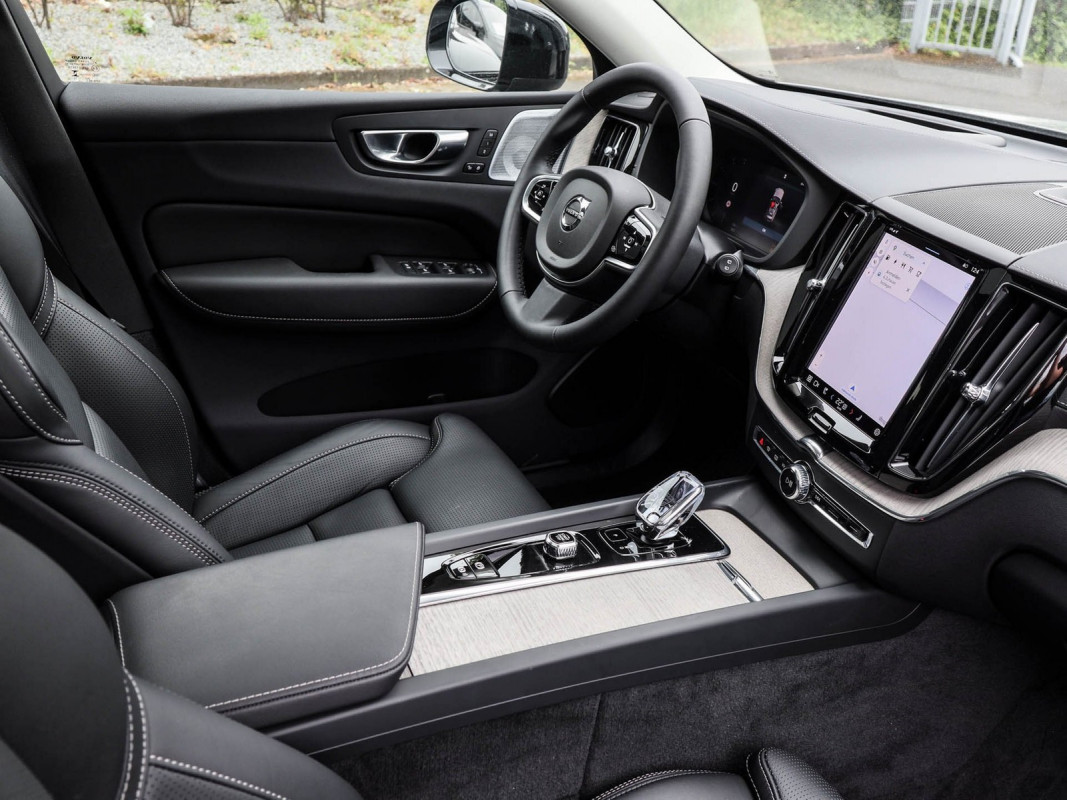 Volvo XC60 T8 AWD - SUV/Off-road - Grau - Gebrauchtwagen - Bild 3