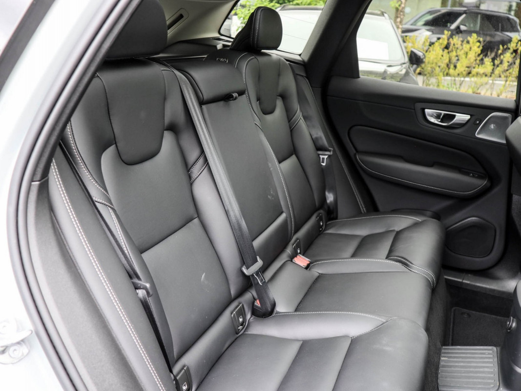 Volvo XC60 T8 AWD - SUV/Off-road - Grau - Gebrauchtwagen - Bild 5