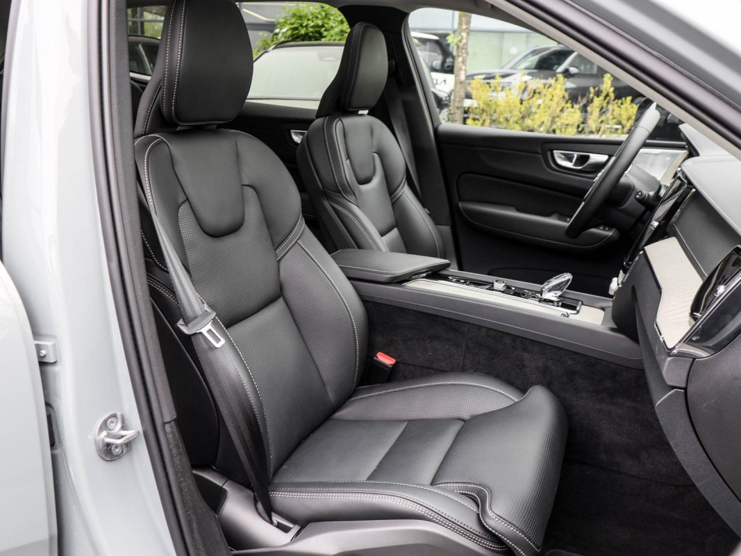 Volvo XC60 T8 AWD - SUV/Off-road - Grau - Gebrauchtwagen - Bild 7