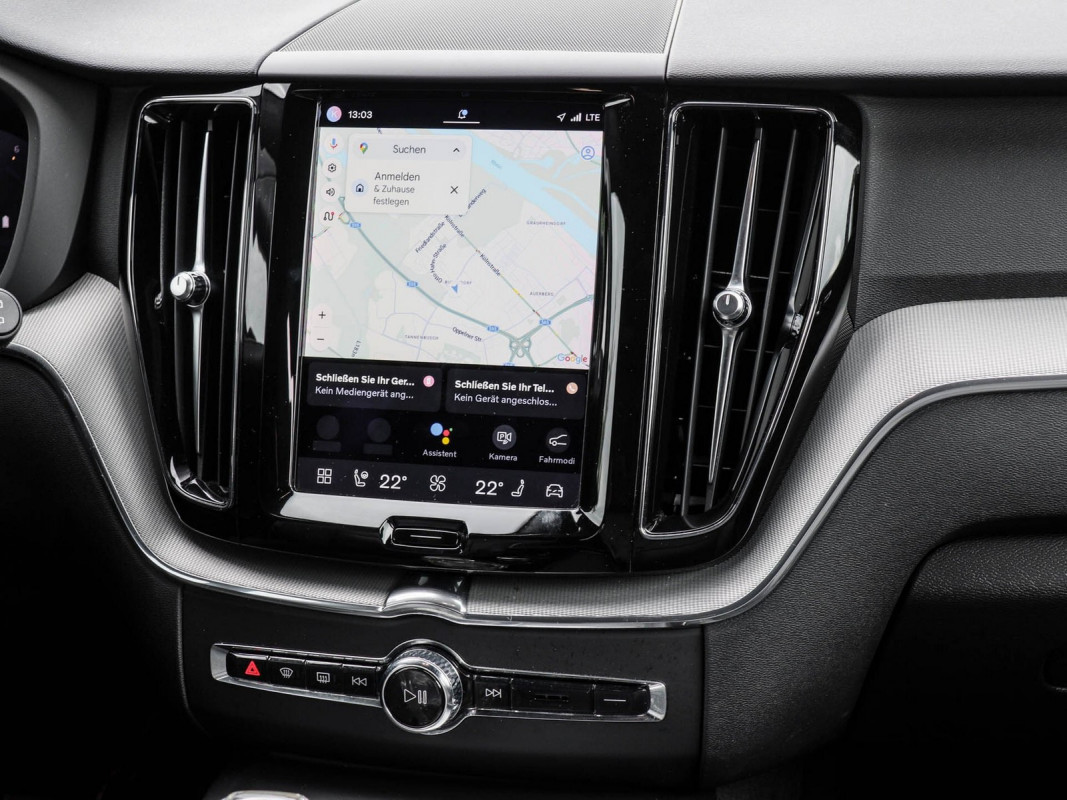 Volvo XC60 B4 Plus Dark 2WD - SUV/Off-road - Grau - Gebrauchtwagen - Bild 9