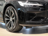 Volvo V60 T6 Recharge AWD - Kombi - Schwarz - Neuwagen - Bild 5