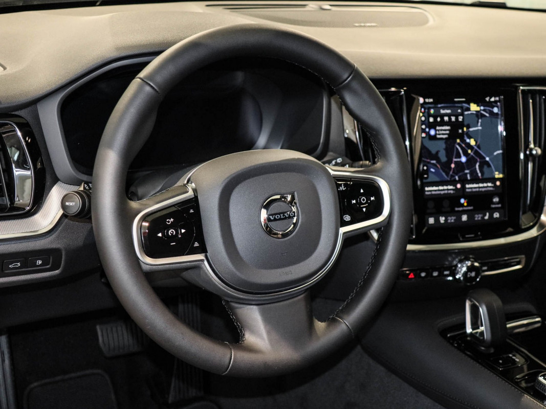 Volvo V60 T6 Recharge AWD - Kombi - Schwarz - Neuwagen - Bild 8