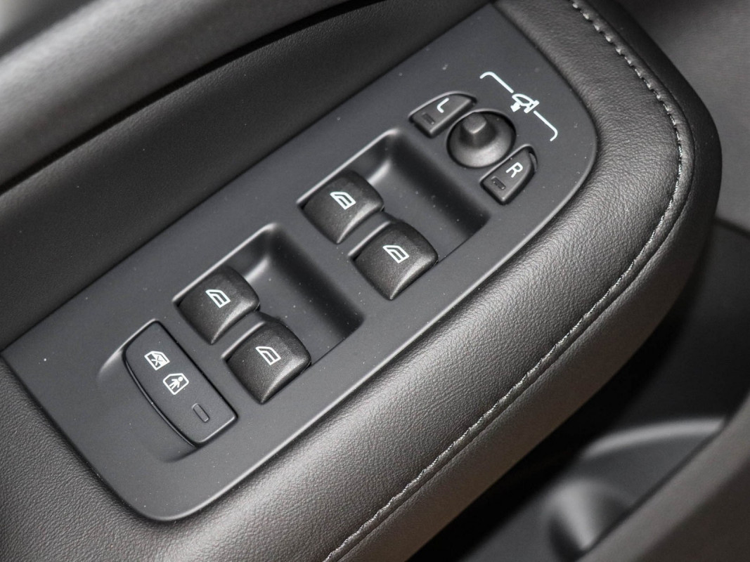 Volvo V60 T6 Recharge AWD - Kombi - Schwarz - Neuwagen - Bild 13