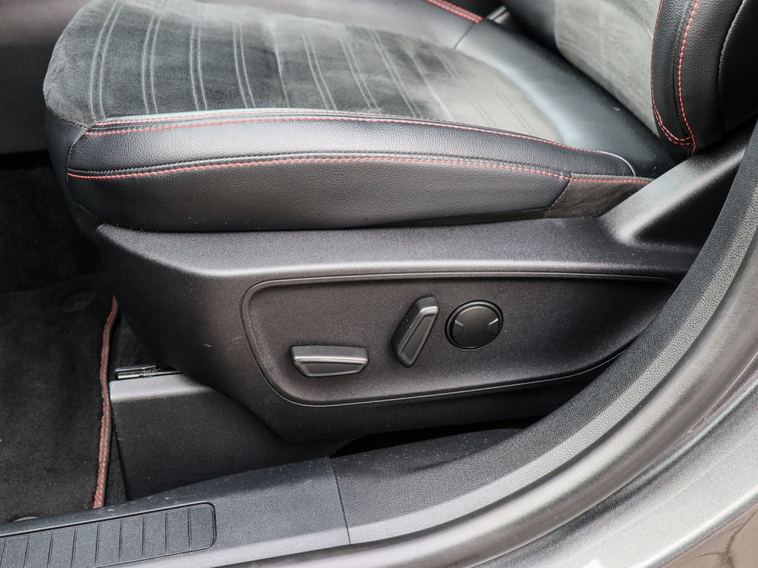 Ford Kuga Plug-In Hybrid ST-Line X,Panoram D., 20" ALU, Winter P. Techn. P. - SUV/Off-road - Silber - Gebrauchtwagen - Bild 15