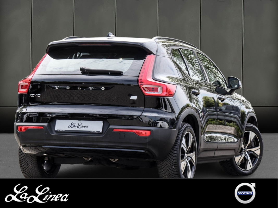 Volvo XC40 Plus Recharge Pure Electric 2WD - SUV/Off-road - Schwarz - Gebrauchtwagen - Bild 2