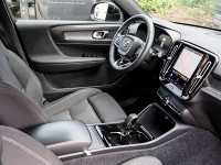 Volvo XC40 Plus Recharge Pure Electric 2WD - SUV/Off-road - Schwarz - Gebrauchtwagen - Bild 3