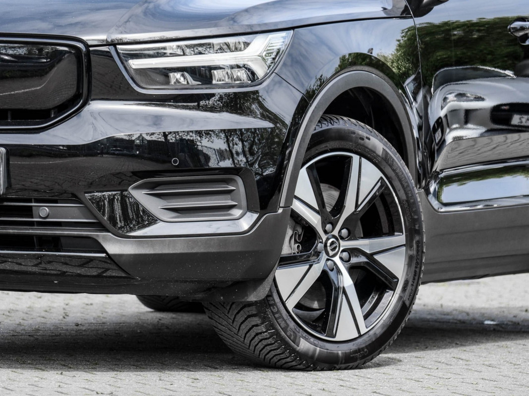 Volvo XC40 Plus Recharge Pure Electric 2WD - SUV/Off-road - Schwarz - Gebrauchtwagen - Bild 6