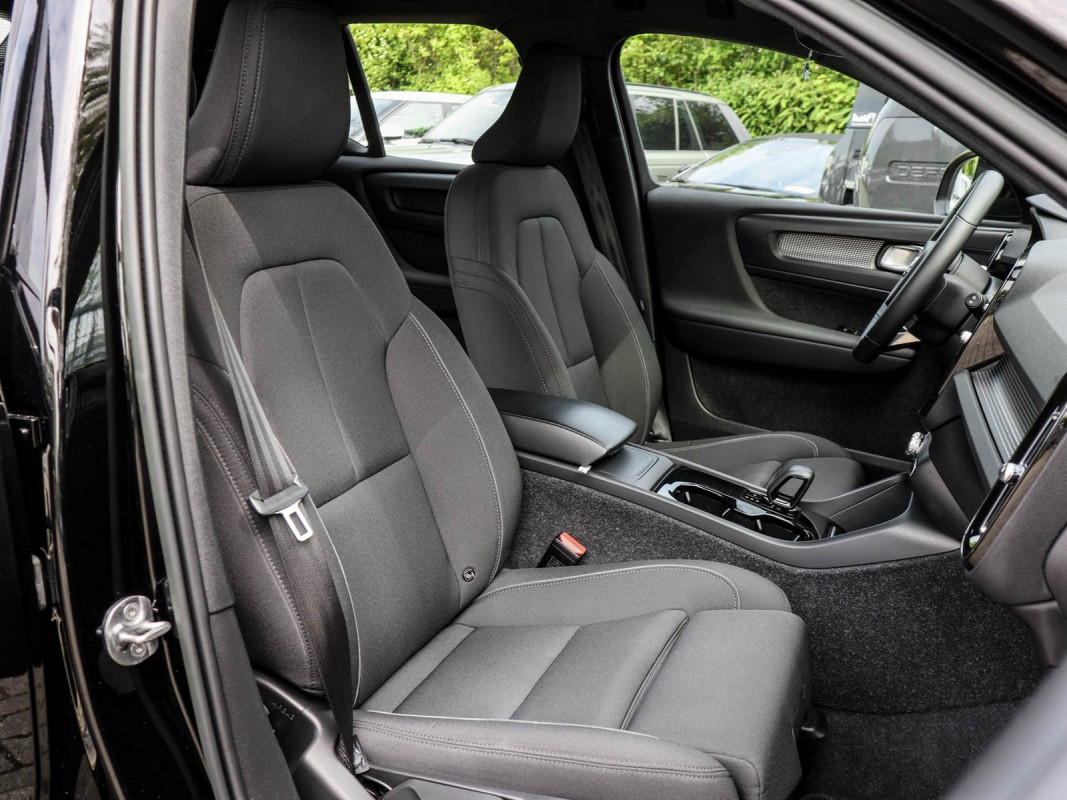 Volvo XC40 Plus Recharge Pure Electric 2WD - SUV/Off-road - Schwarz - Gebrauchtwagen - Bild 7