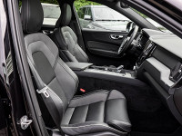 Volvo XC60 T6 Plus Black Edition Plug-In AWD - SUV/Off-road - Schwarz - Gebrauchtwagen - Bild 7