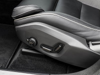 Volvo XC60 T6 Plus Black Edition Plug-In AWD - SUV/Off-road - Schwarz - Gebrauchtwagen - Bild 14