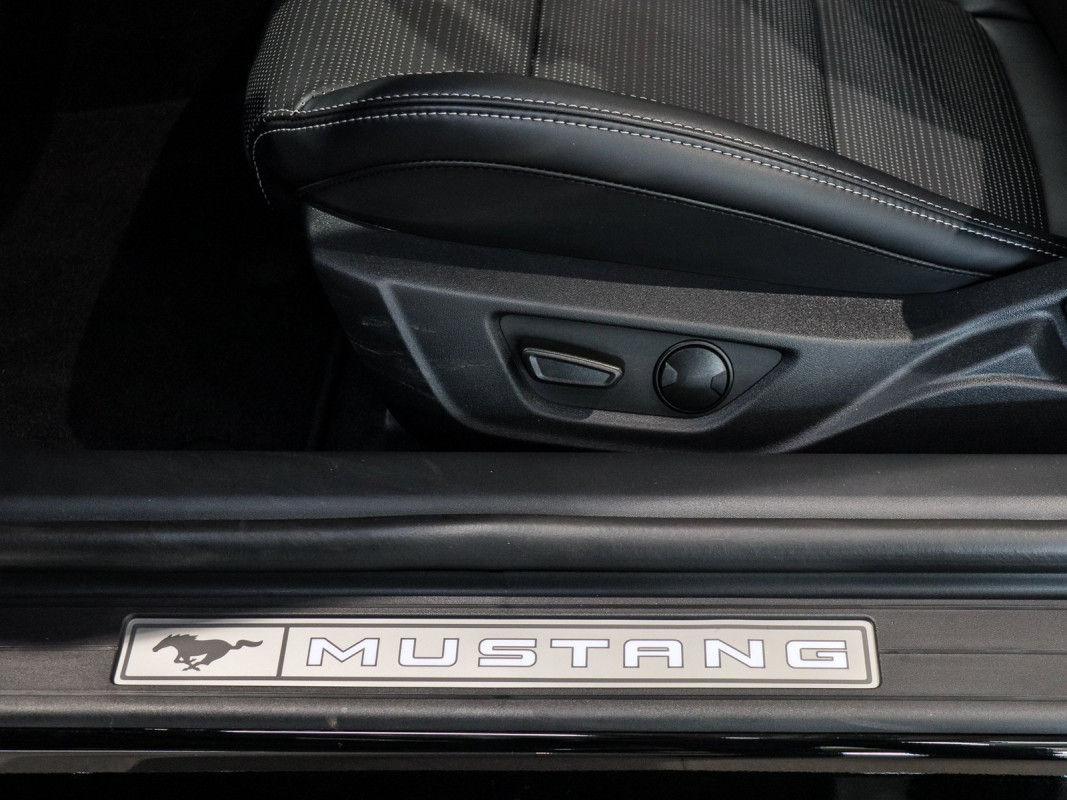 Ford Mustang Convertible GT - Cabrio/Roadster - Schwarz - Gebrauchtwagen - Bild 14