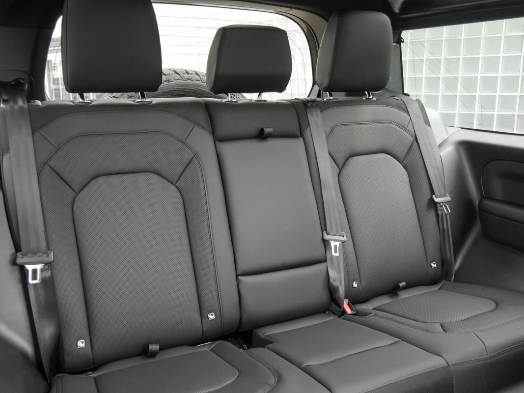Land Rover Defender 90 D200 S - SUV/Off-road - Grün - Gebrauchtwagen - Bild 5