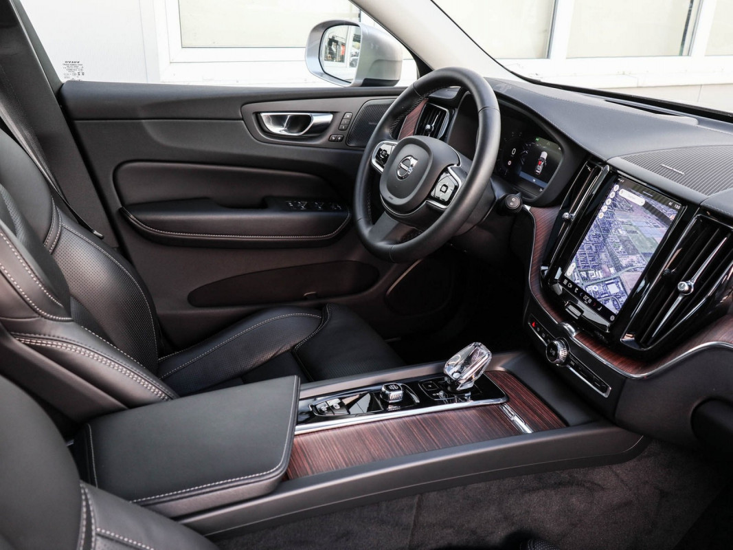 Volvo XC60 B5 Diesel Ultimate Bright AWD - SUV/Off-road - Bronze - Gebrauchtwagen - Bild 3