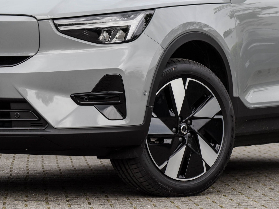 Volvo EX40 Single Extended Range RWD Plus Dark - SUV/Off-road - Grau - Gebrauchtwagen - Bild 6