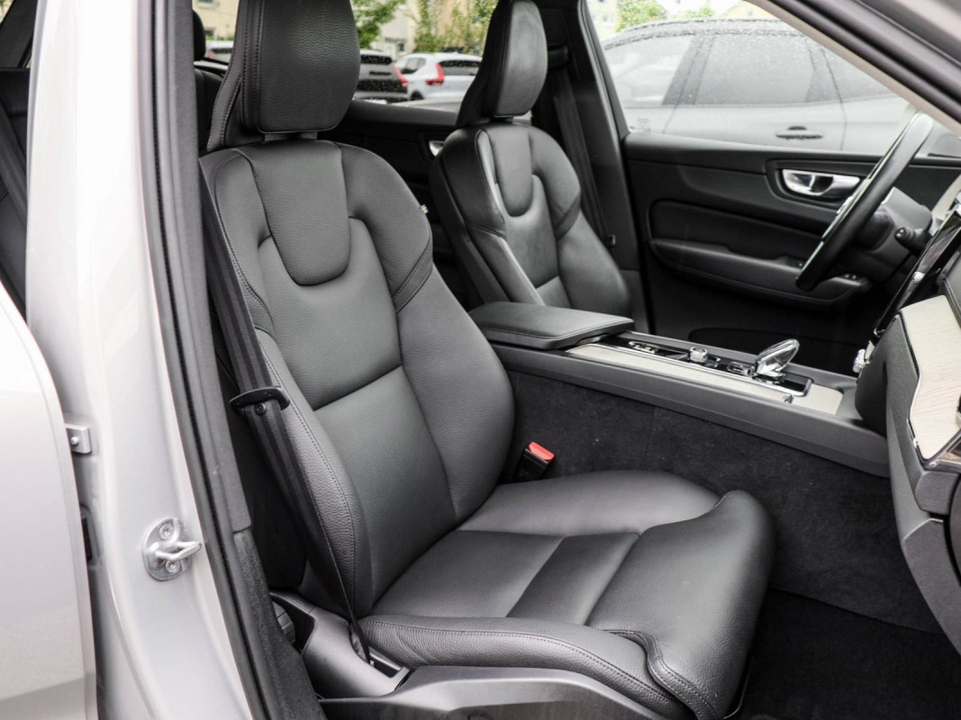 Volvo XC60 B4 Diesel - SUV/Off-road - Silber - Gebrauchtwagen - Bild 7