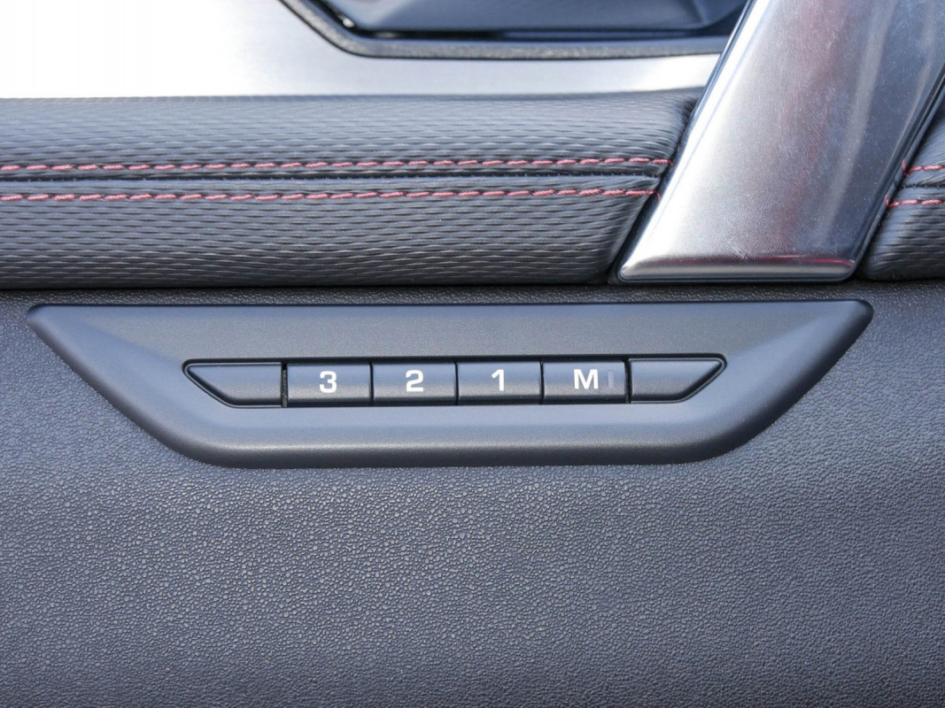 Land Rover Discovery Sport P300e R-Dynamic SE - SUV/Off-road - Rot - Gebrauchtwagen - Bild 13