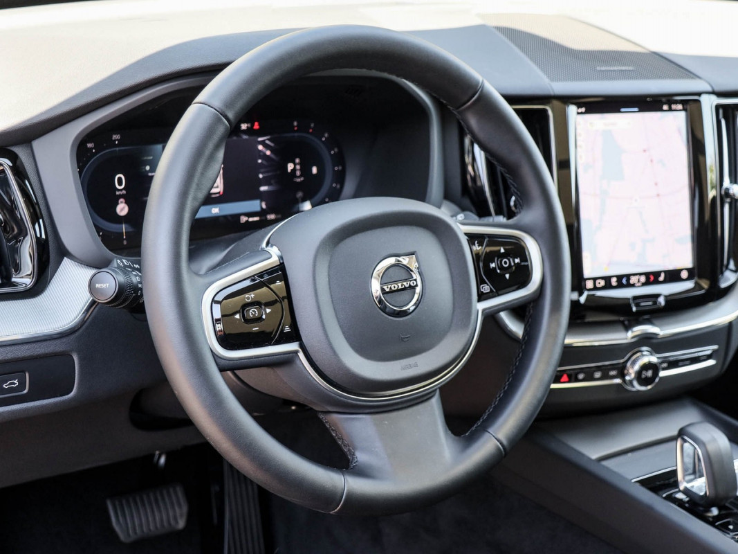 Volvo XC60 B5 AWD - SUV/Off-road - Grau - Gebrauchtwagen - Bild 10