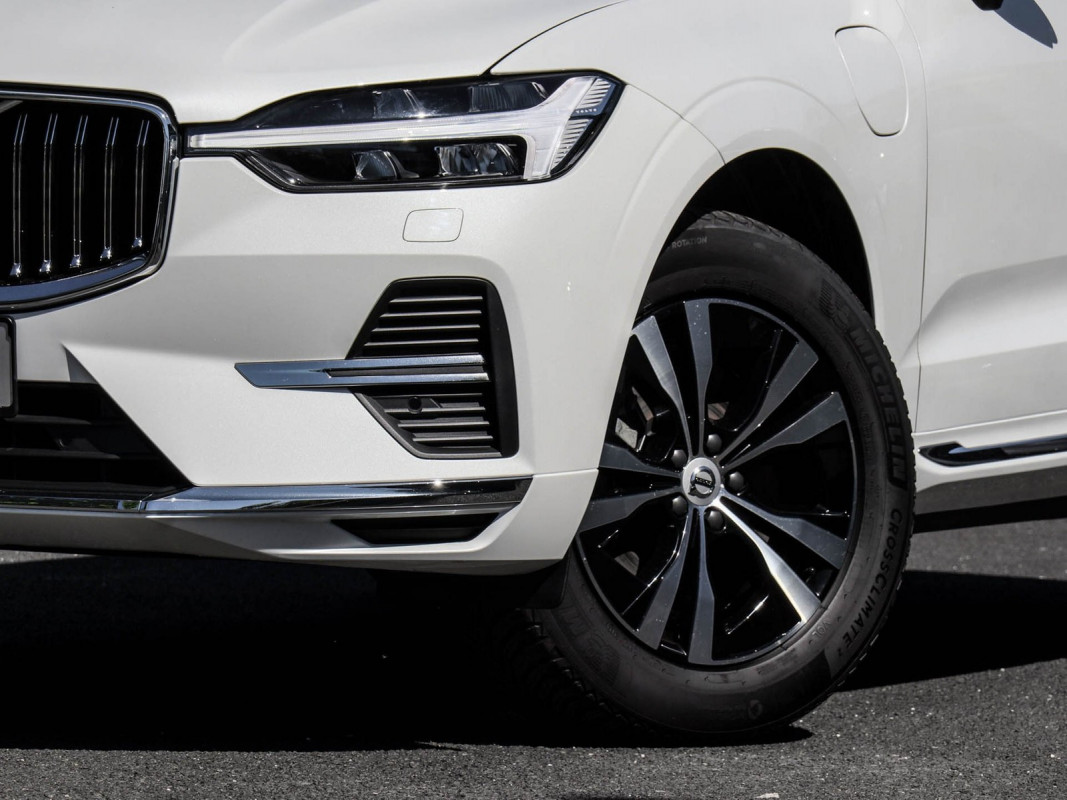 Volvo XC60 T6 AWD - SUV/Off-road - Weiss - Gebrauchtwagen - Bild 6