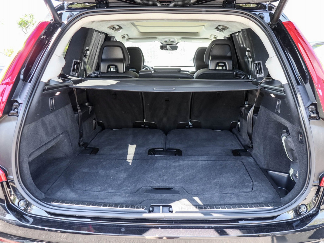 Volvo XC90 T8 AWD - SUV/Off-road - Schwarz - Gebrauchtwagen - Bild 11
