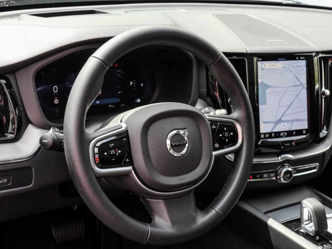 Volvo XC60 B5 AWD - SUV/Off-road - Grau - Gebrauchtwagen - Bild 10