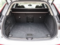 Volvo XC60 B5 AWD - SUV/Off-road - Grau - Gebrauchtwagen - Bild 11