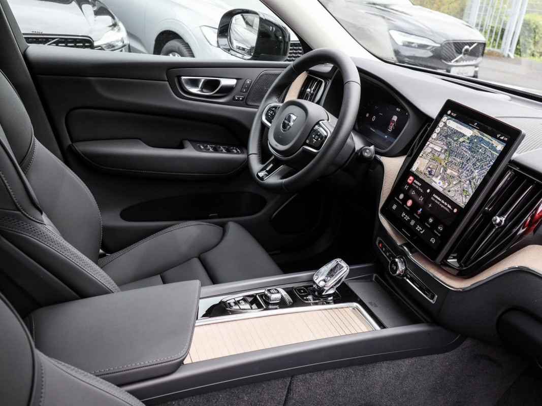 Volvo XC60 T8 AWD - SUV/Off-road - Grau - Gebrauchtwagen - Bild 3