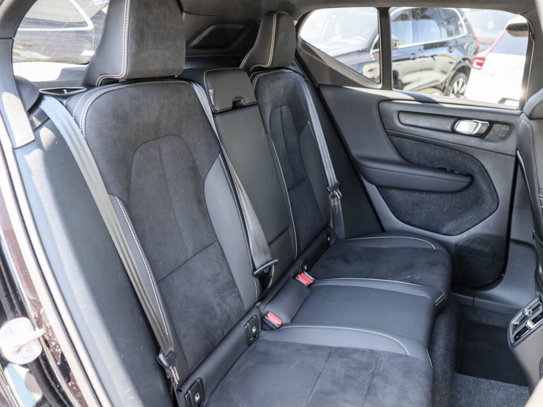 Volvo XC40 B3 - SUV/Off-road - Schwarz - Gebrauchtwagen - Bild 5