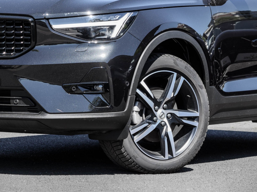 Volvo XC40 B3 - SUV/Off-road - Schwarz - Gebrauchtwagen - Bild 6