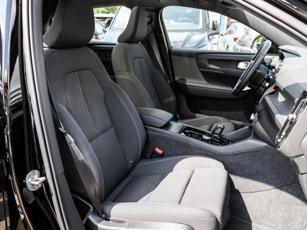Volvo C40 Recharge - SUV/Off-road - Schwarz - Gebrauchtwagen - Bild 7