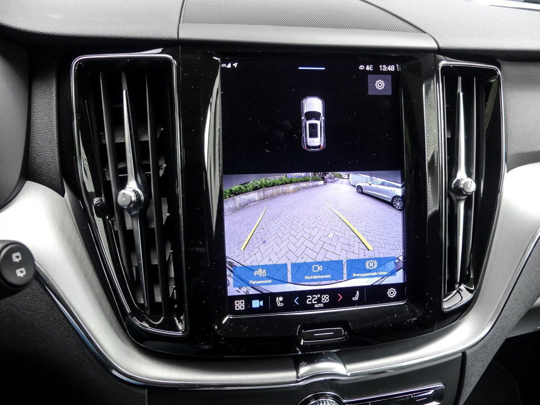 Volvo XC60 T6 - SUV/Off-road - Schwarz - Gebrauchtwagen - Bild 10