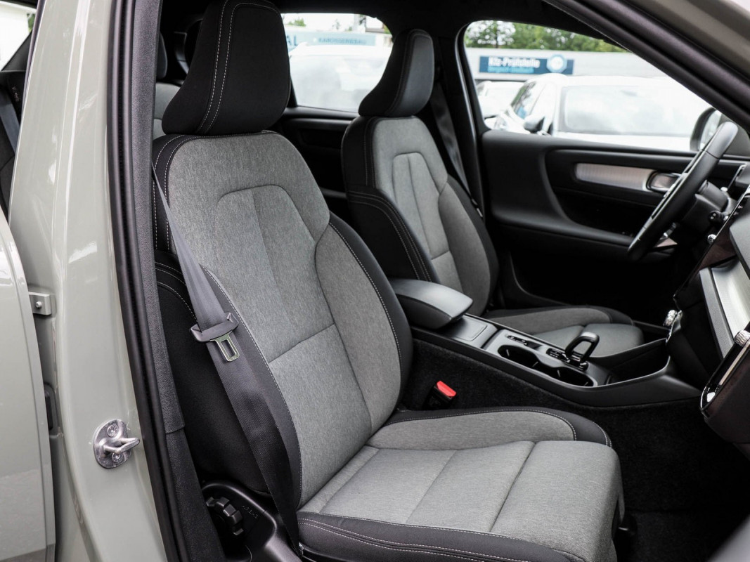Volvo XC40 B3 - SUV/Off-road - Grün - Gebrauchtwagen - Bild 7