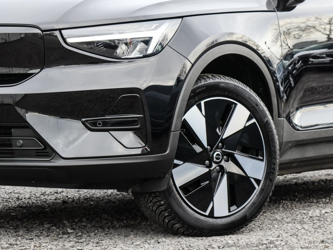 Volvo XC40 Plus AWD Recharge Pure - SUV/Off-road - Schwarz - Gebrauchtwagen - Bild 6