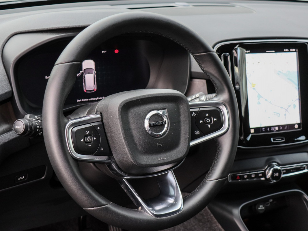Volvo XC40 Plus AWD Recharge Pure - SUV/Off-road - Schwarz - Gebrauchtwagen - Bild 10