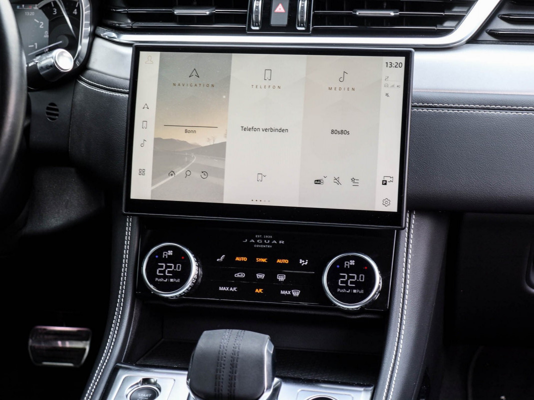 Jaguar F-PACE P400 - SUV/Off-road - Schwarz - Gebrauchtwagen - Bild 7