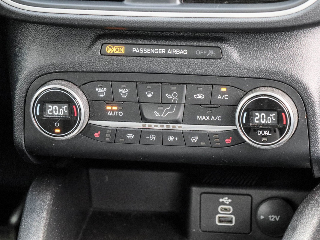 Ford Kuga - SUV/Off-road - Weiss - Gebrauchtwagen - Bild 10