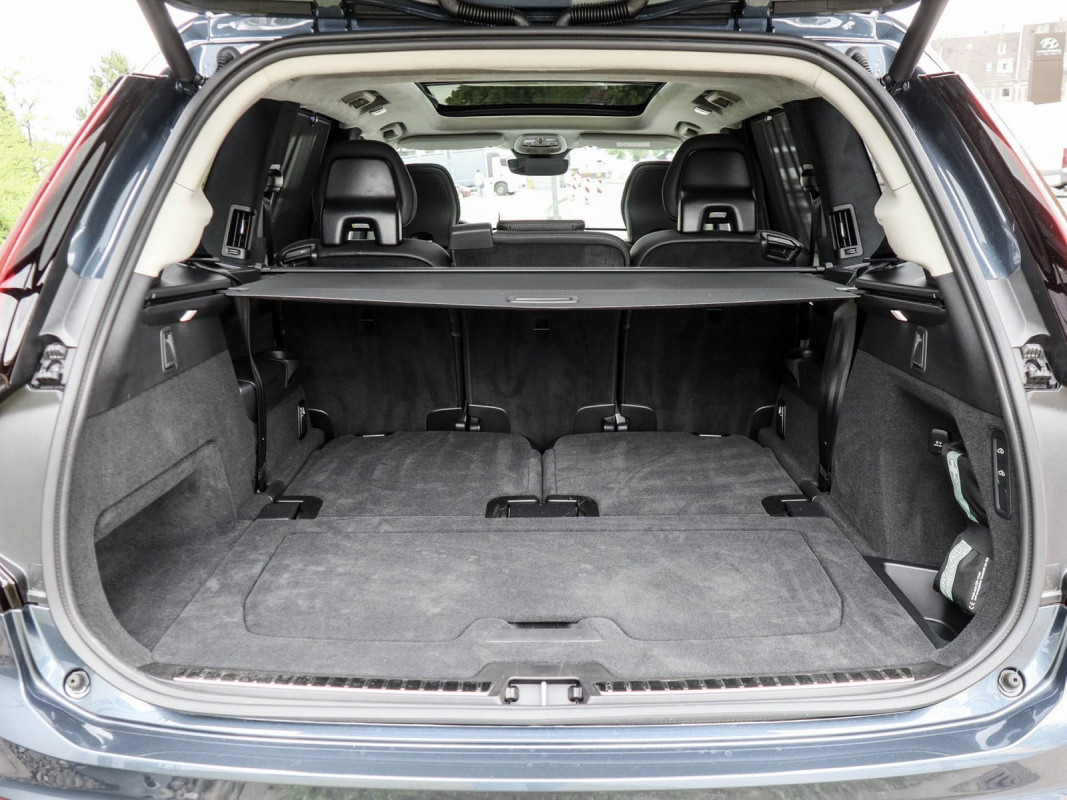 Volvo XC90 T8 AWD - SUV/Off-road - Blau - Gebrauchtwagen - Bild 11