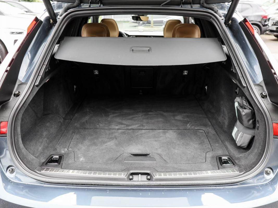 Volvo V90 T6 AWD - Kombi - Blau - Gebrauchtwagen - Bild 11