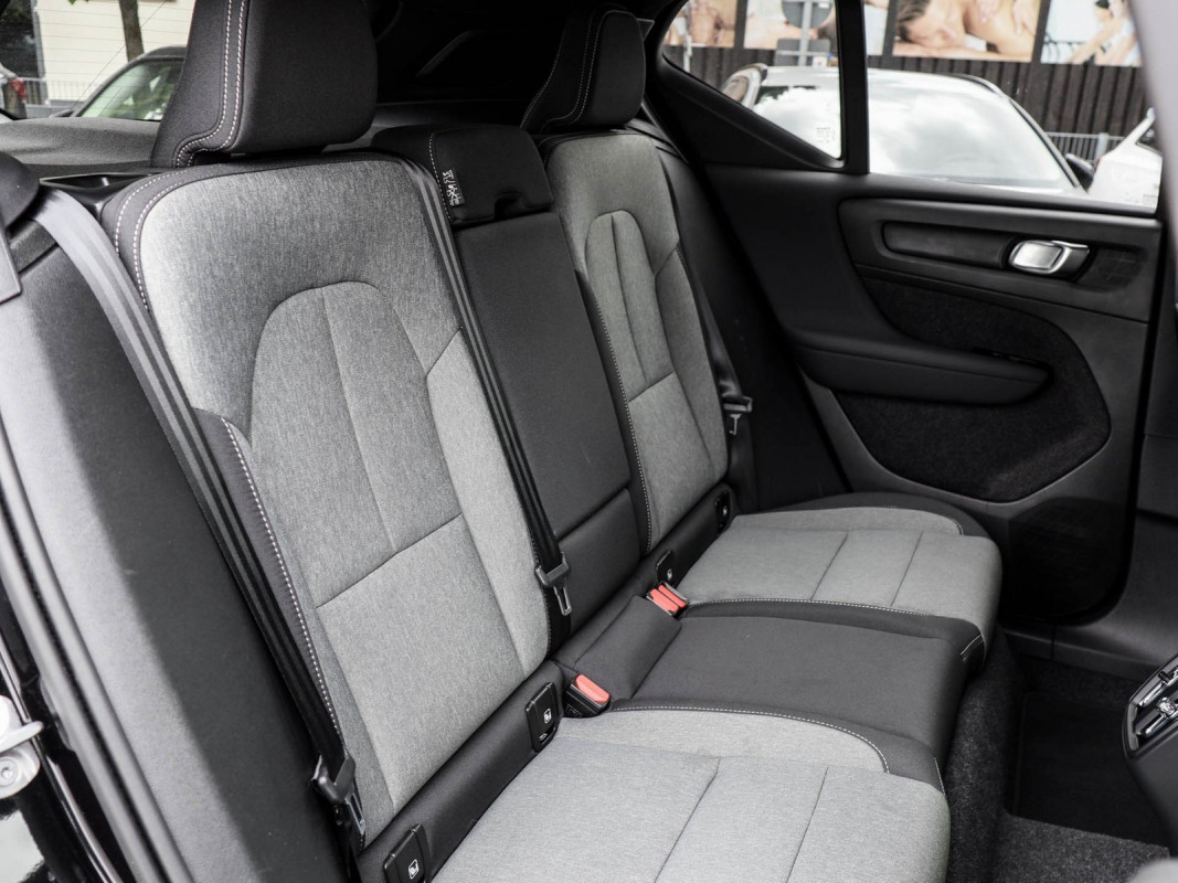 Volvo XC40 B4 - SUV/Off-road - Schwarz - Gebrauchtwagen - Bild 5