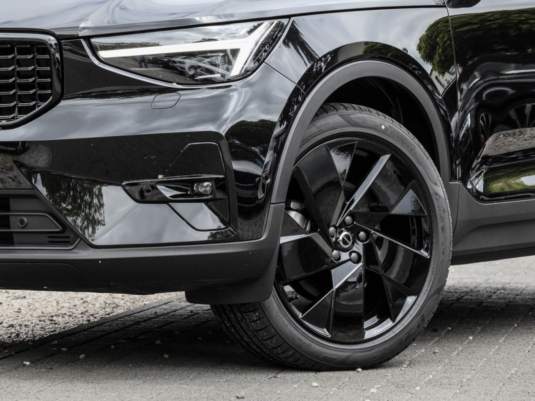 Volvo XC40 B4 - SUV/Off-road - Schwarz - Gebrauchtwagen - Bild 6