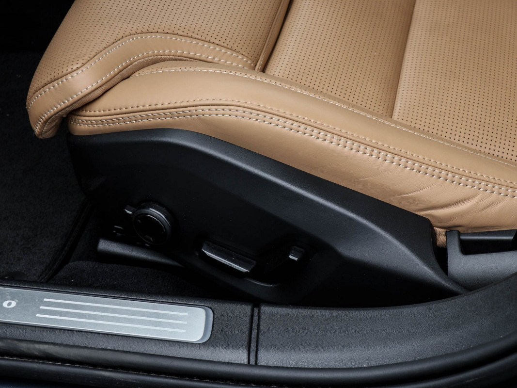 Volvo V90 T6 AWD - Kombi - Blau - Gebrauchtwagen - Bild 14