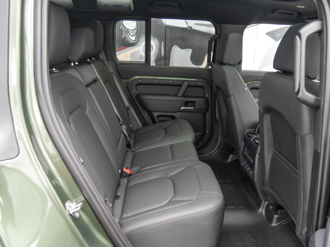Land Rover Defender 110 D200 S - SUV/Off-road - Grün - Gebrauchtwagen - Bild 5
