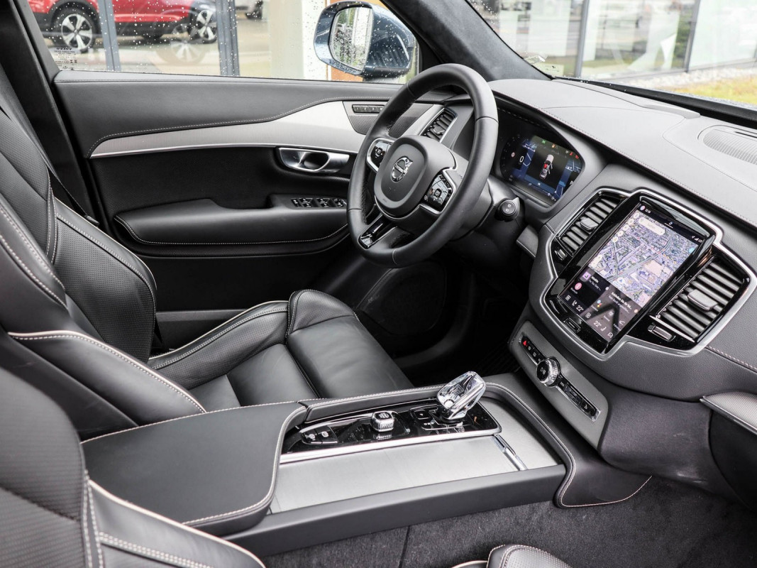 Volvo XC90 B5 (D) AWD - SUV/Off-road - Blau - Gebrauchtwagen - Bild 3