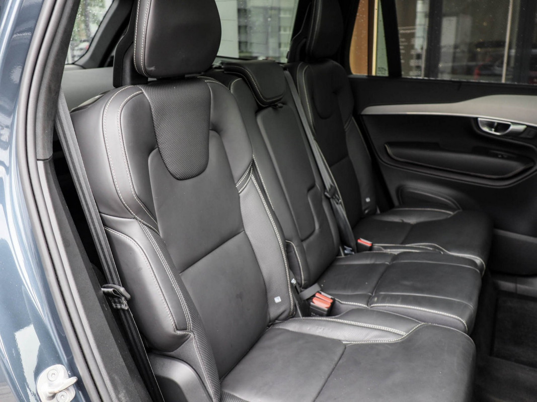 Volvo XC90 B5 (D) AWD - SUV/Off-road - Blau - Gebrauchtwagen - Bild 5