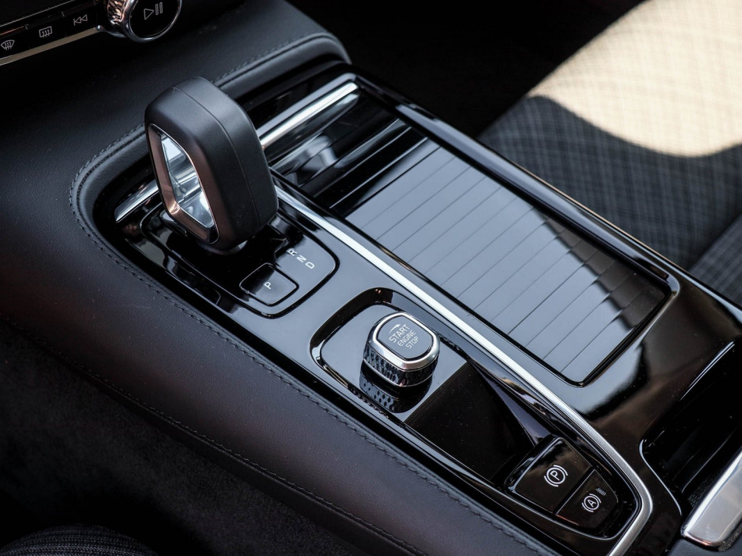 Volvo V60 T6 Recharge AWD - Kombi - Schwarz - Gebrauchtwagen - Bild 11