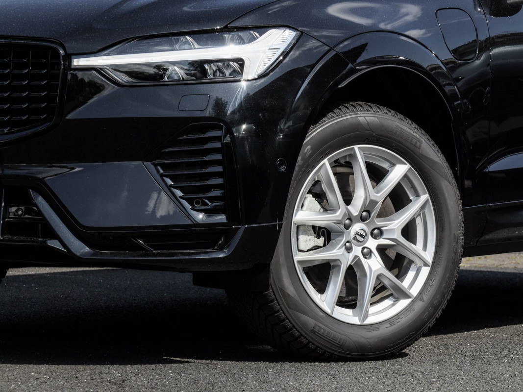Volvo XC60 T6 AWD - SUV/Off-road - Schwarz - Gebrauchtwagen - Bild 6