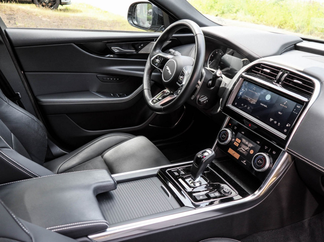 Jaguar XE - Limousine - Grau - Gebrauchtwagen - Bild 3
