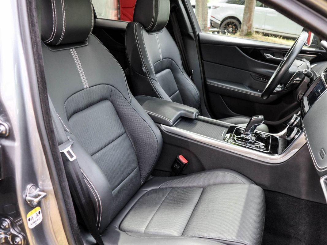 Jaguar XE - Limousine - Grau - Gebrauchtwagen - Bild 6