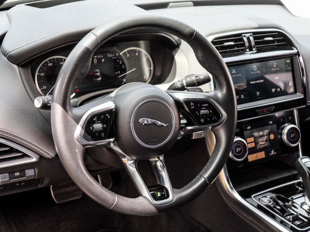 Jaguar XE - Limousine - Grau - Gebrauchtwagen - Bild 9
